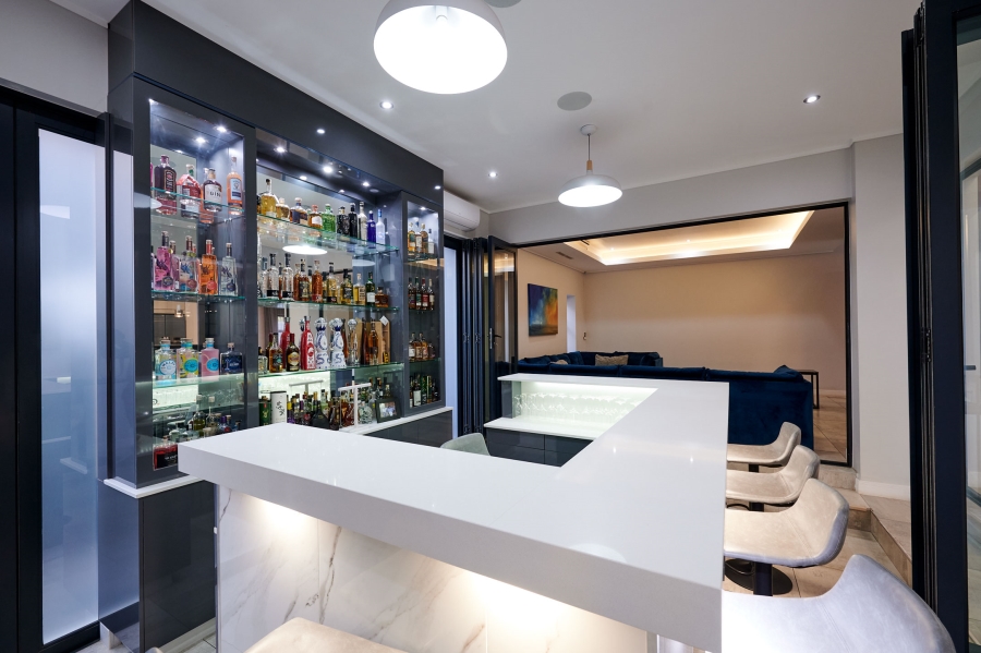 5 Bedroom Property for Sale in Waterfall Country Village Gauteng