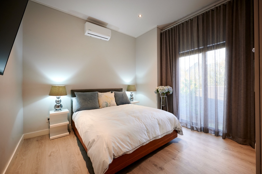 5 Bedroom Property for Sale in Waterfall Country Village Gauteng