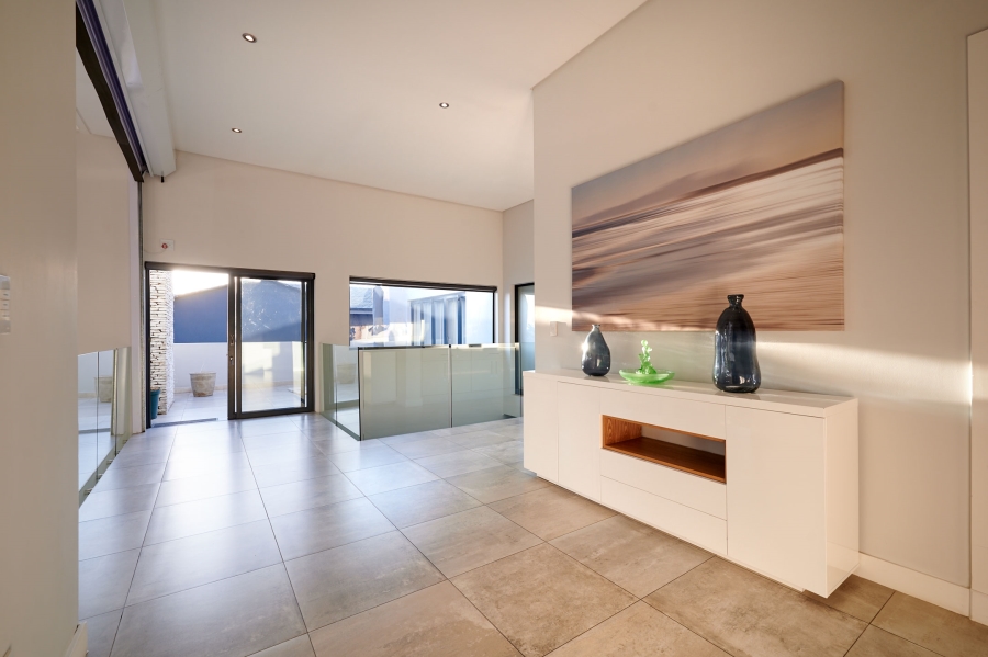 5 Bedroom Property for Sale in Waterfall Country Village Gauteng