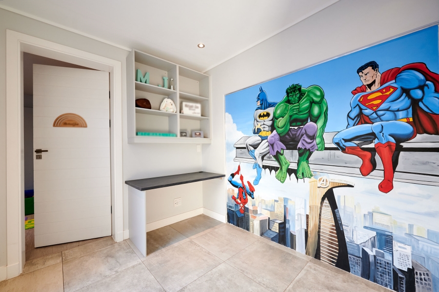 5 Bedroom Property for Sale in Waterfall Country Village Gauteng