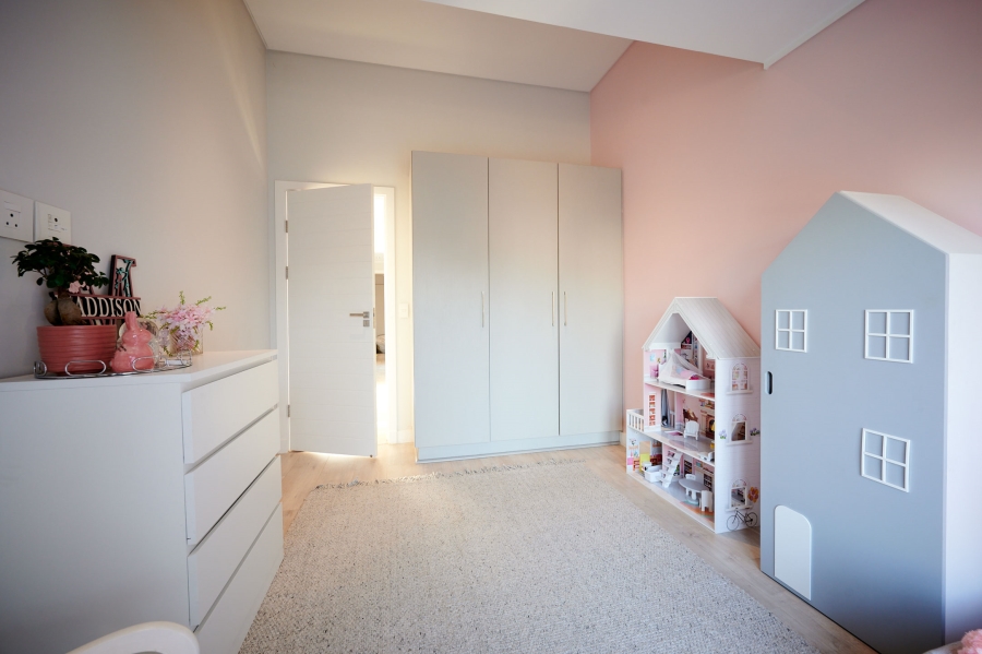 5 Bedroom Property for Sale in Waterfall Country Village Gauteng