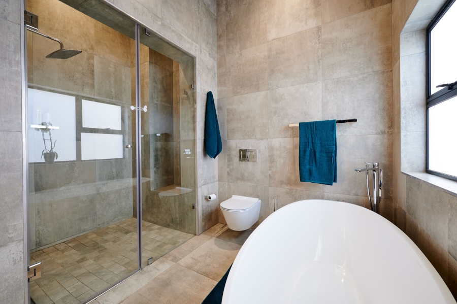 5 Bedroom Property for Sale in Waterfall Country Village Gauteng