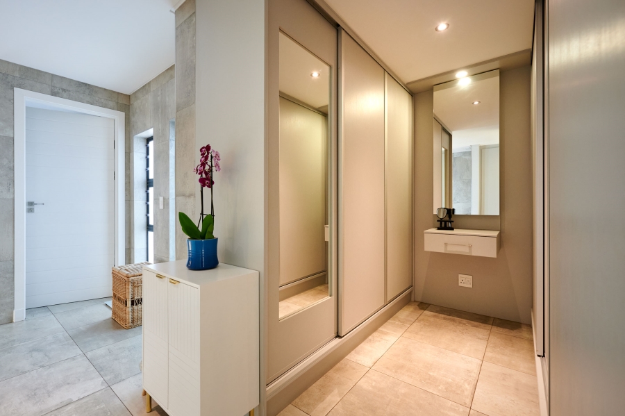 5 Bedroom Property for Sale in Waterfall Country Village Gauteng