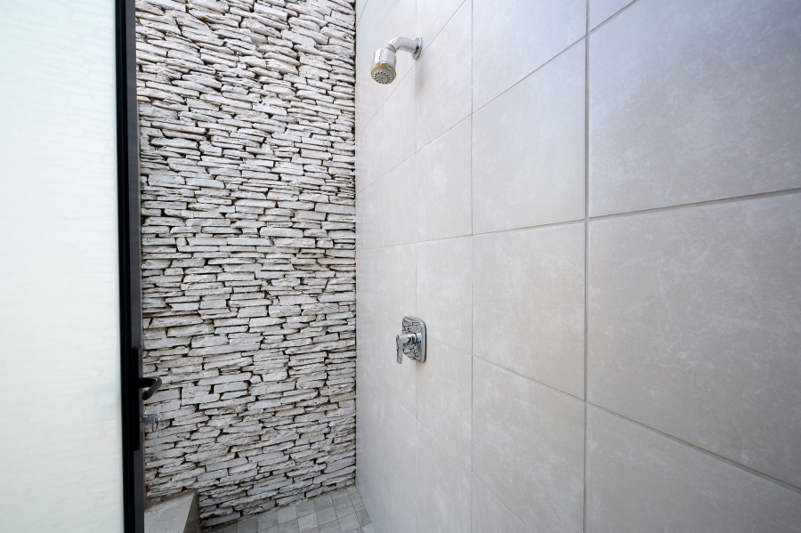 5 Bedroom Property for Sale in Waterfall Country Village Gauteng