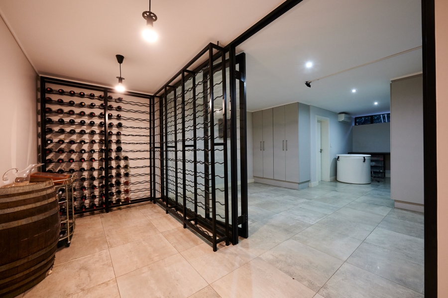 5 Bedroom Property for Sale in Waterfall Country Village Gauteng