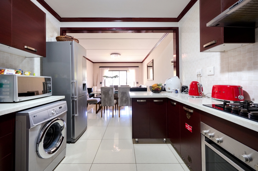 2 Bedroom Property for Sale in Halfway House Gauteng