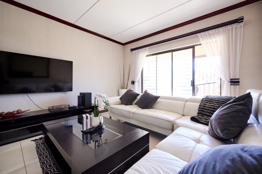 2 Bedroom Property for Sale in Halfway House Gauteng