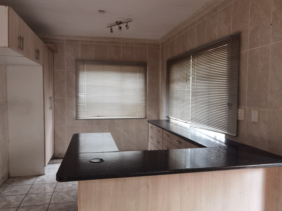 4 Bedroom Property for Sale in Meyerspark Gauteng