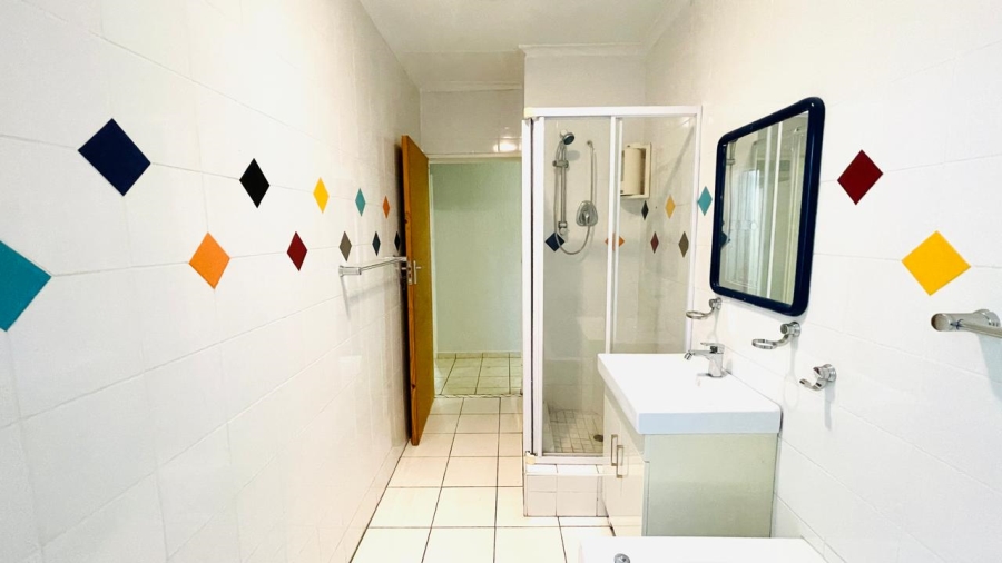3 Bedroom Property for Sale in Fontainebleau Gauteng