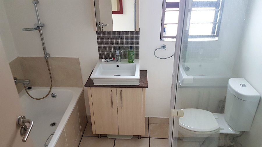 2 Bedroom Property for Sale in Douglasdale Gauteng