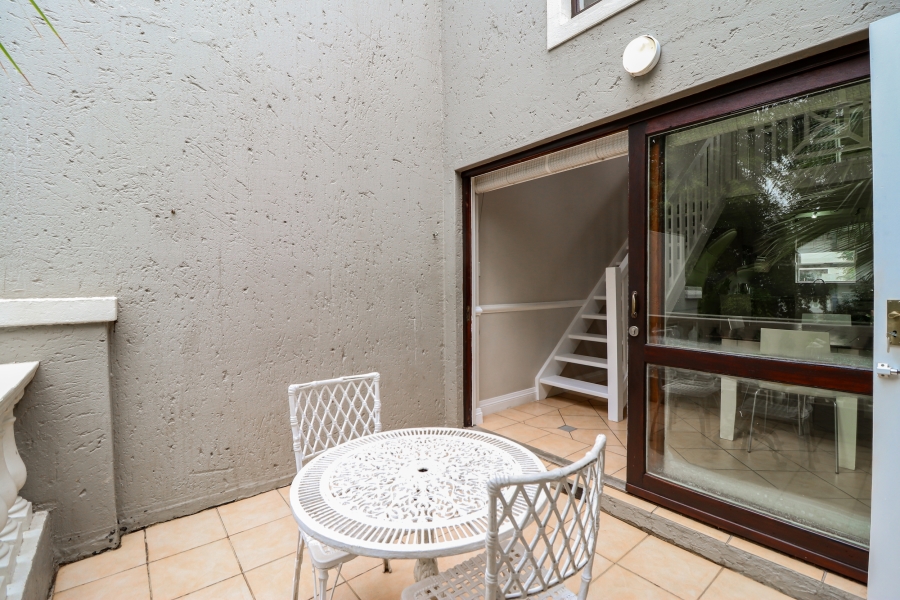 To Let 2 Bedroom Property for Rent in Melrose North Gauteng