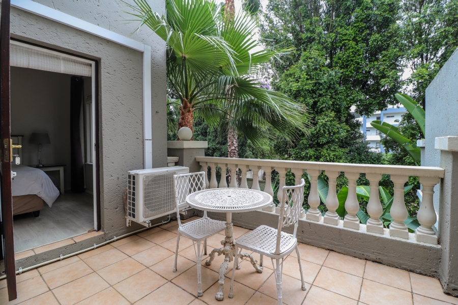 To Let 2 Bedroom Property for Rent in Melrose North Gauteng