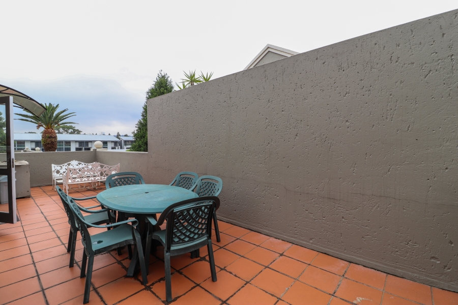 To Let 2 Bedroom Property for Rent in Melrose North Gauteng