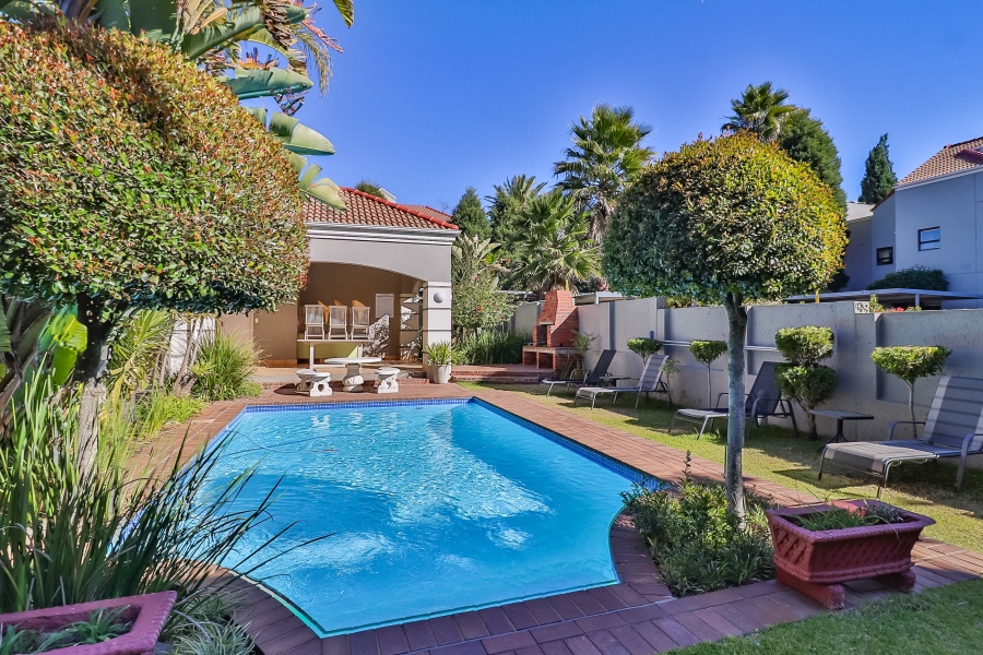 To Let 2 Bedroom Property for Rent in Melrose North Gauteng