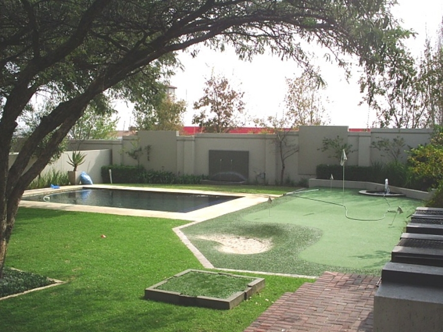 1 Bedroom Property for Sale in Douglasdale Gauteng