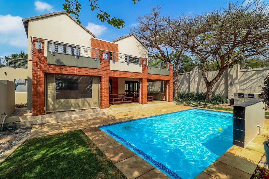 1 Bedroom Property for Sale in Bryanston Gauteng
