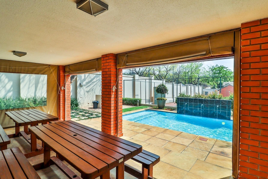 1 Bedroom Property for Sale in Bryanston Gauteng