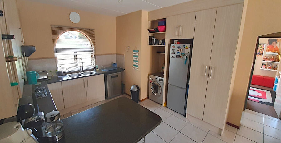 2 Bedroom Property for Sale in Noordhang Gauteng