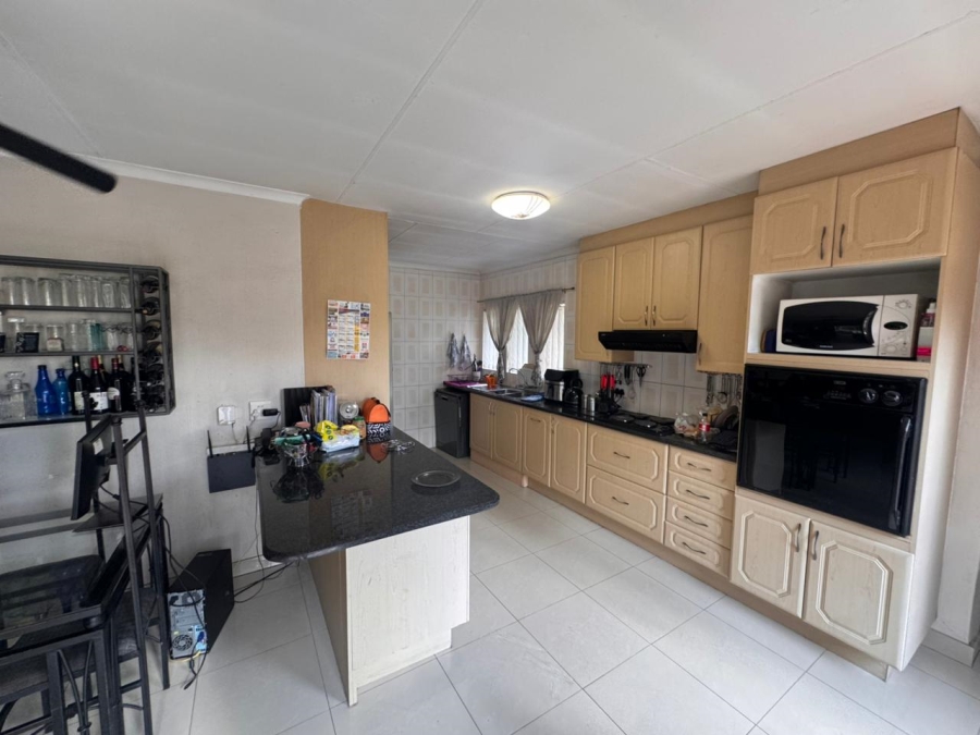 4 Bedroom Property for Sale in Dalpark Proper Gauteng