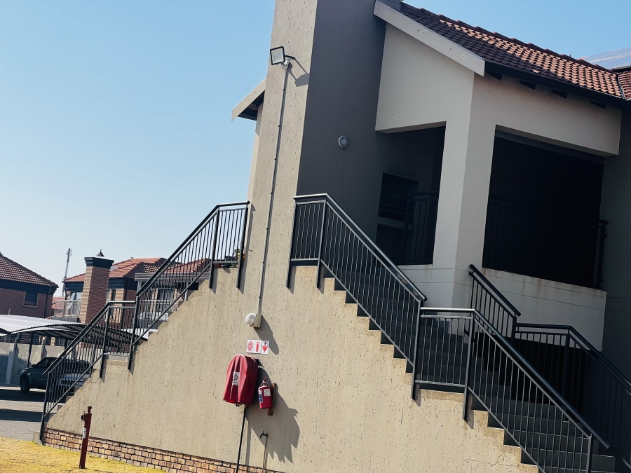 2 Bedroom Property for Sale in Norton Park Gauteng