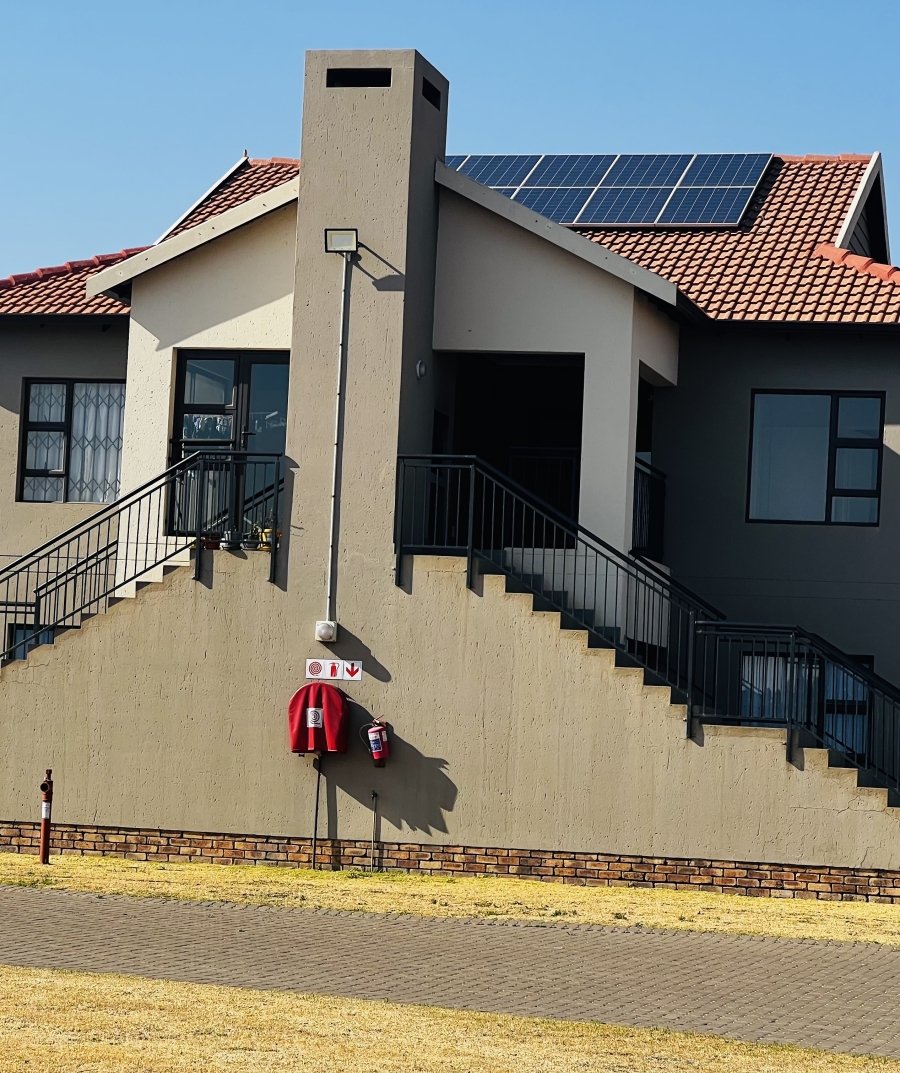 2 Bedroom Property for Sale in Norton Park Gauteng