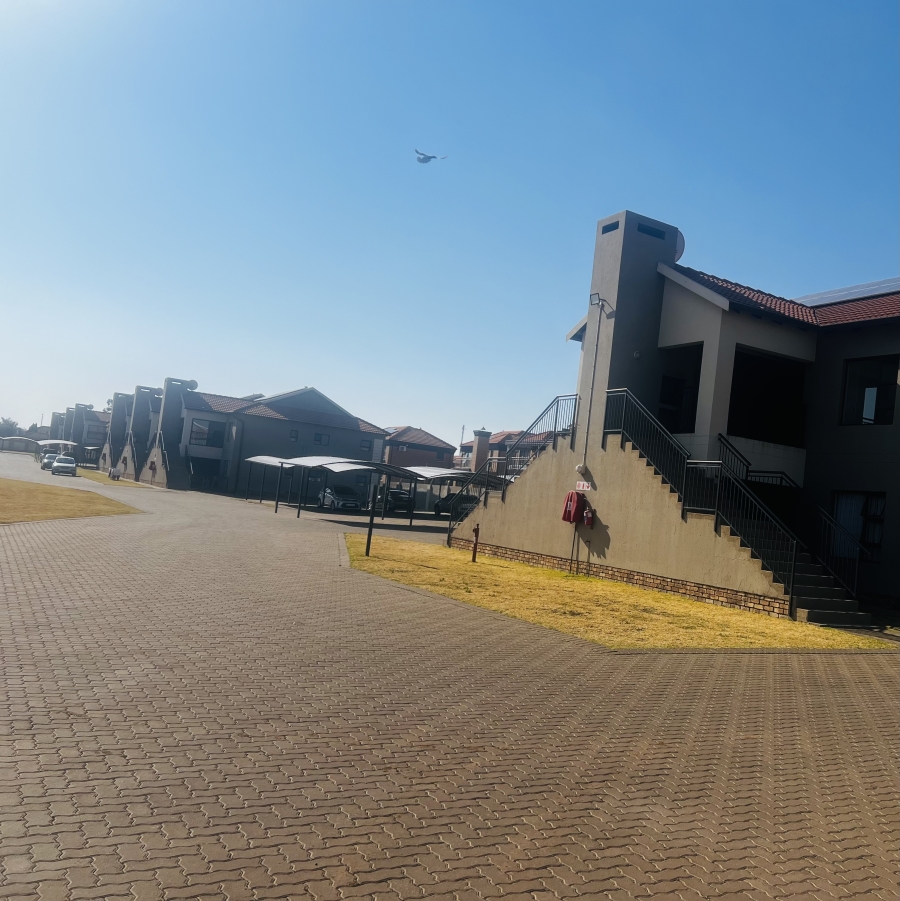 2 Bedroom Property for Sale in Norton Park Gauteng