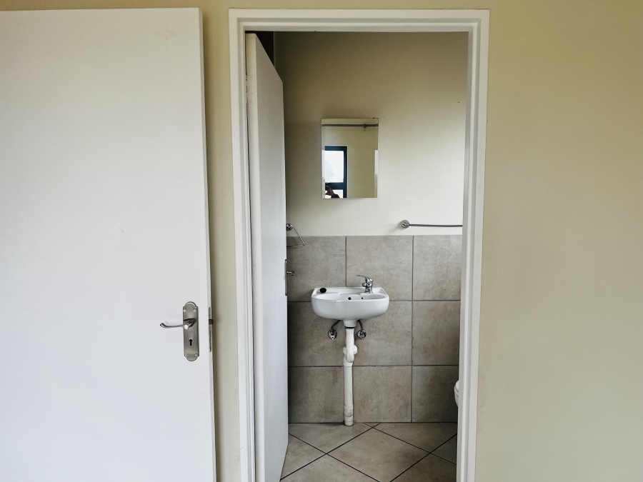 2 Bedroom Property for Sale in Norton Park Gauteng