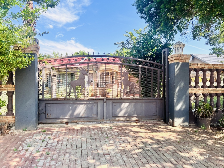 3 Bedroom Property for Sale in Crystal Park Gauteng