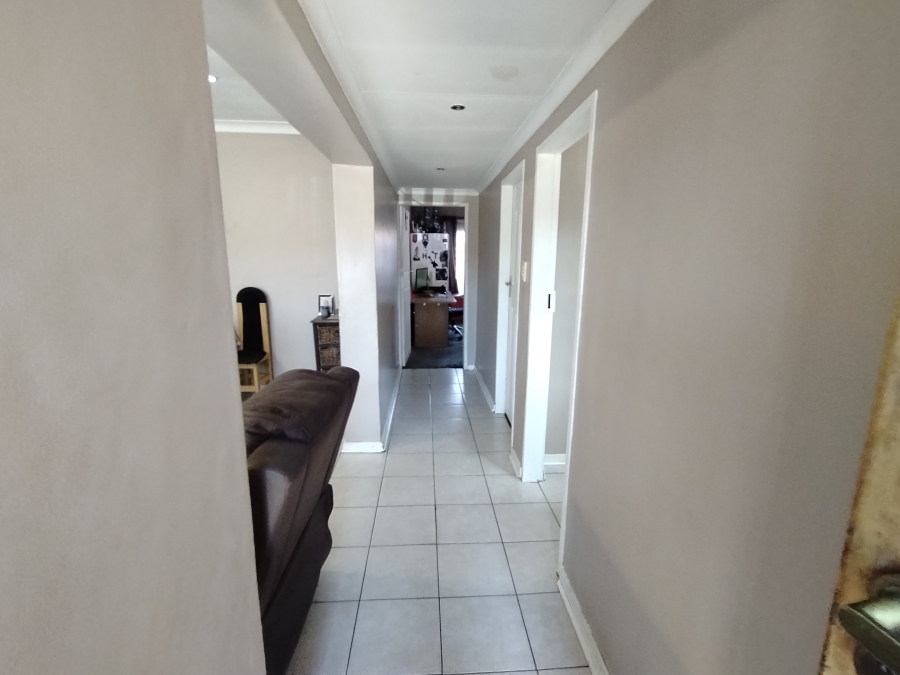 4 Bedroom Property for Sale in Actonville Gauteng