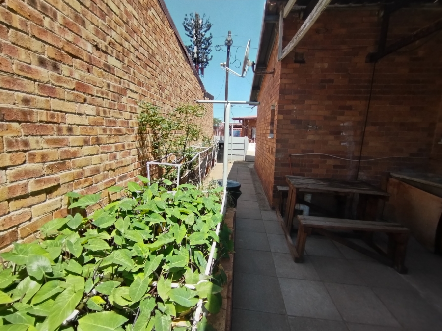 4 Bedroom Property for Sale in Actonville Gauteng