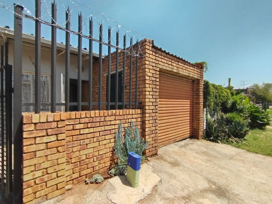 4 Bedroom Property for Sale in Actonville Gauteng