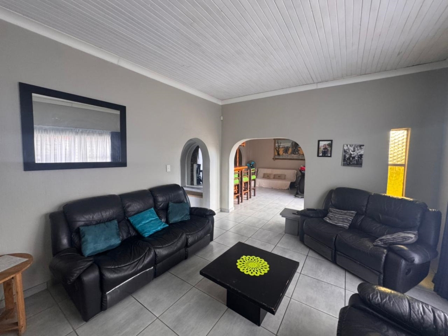 4 Bedroom Property for Sale in Sunair Park Gauteng