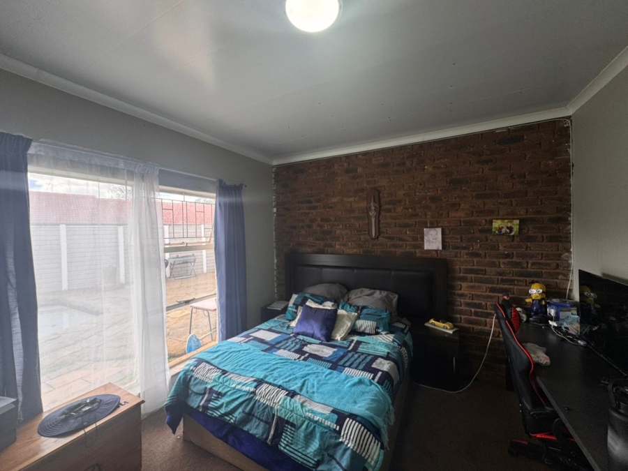 4 Bedroom Property for Sale in Sunair Park Gauteng