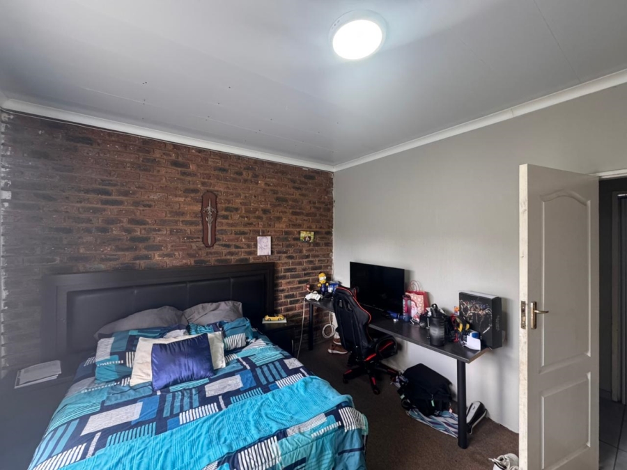 4 Bedroom Property for Sale in Sunair Park Gauteng