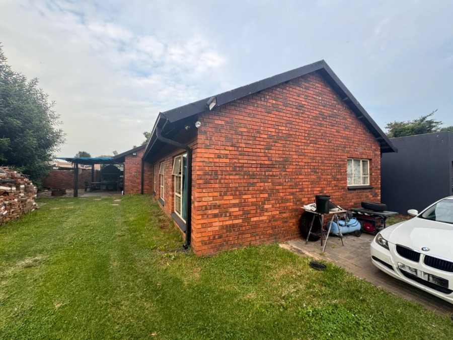 1 Bedroom Property for Sale in Dalpark Ext 1 Gauteng