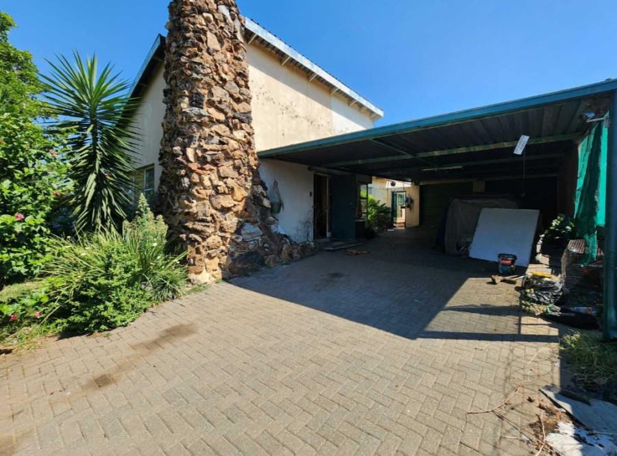 5 Bedroom Property for Sale in Danville Gauteng