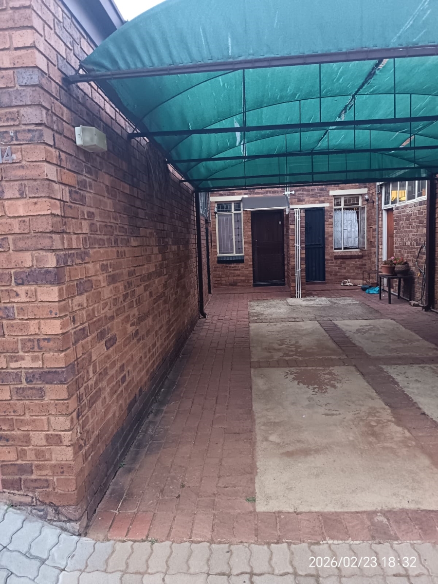 2 Bedroom Property for Sale in Daspoort Gauteng