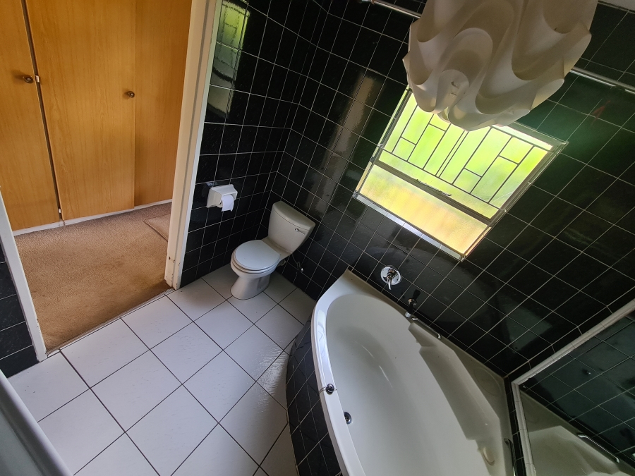 3 Bedroom Property for Sale in Flora Gardens Gauteng