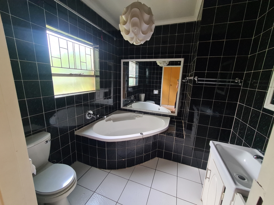 3 Bedroom Property for Sale in Flora Gardens Gauteng