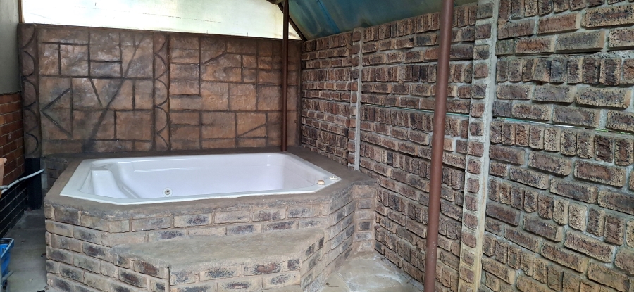 3 Bedroom Property for Sale in Villieria Gauteng
