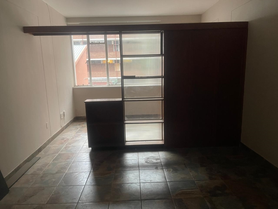 1 Bedroom Property for Sale in Sunnyside Gauteng