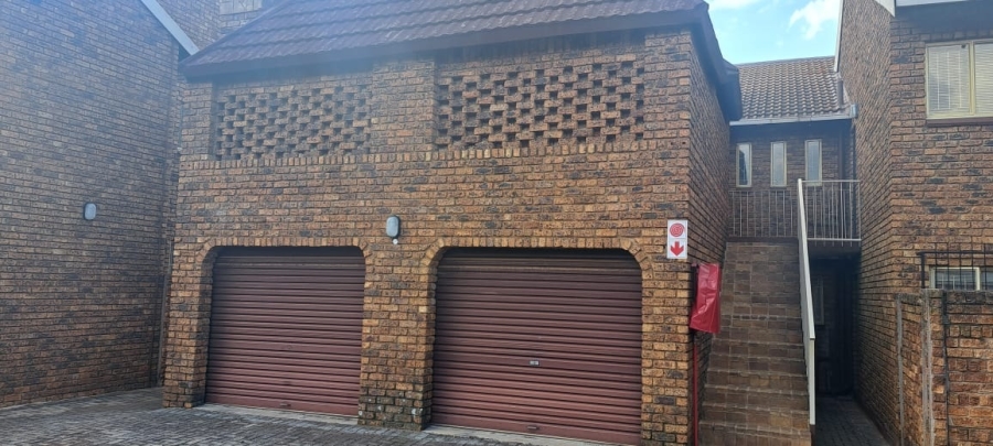 2 Bedroom Property for Sale in Doornpoort Gauteng