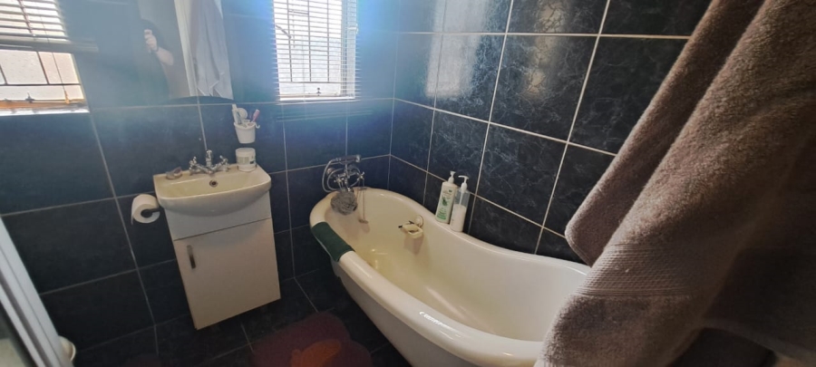2 Bedroom Property for Sale in Doornpoort Gauteng