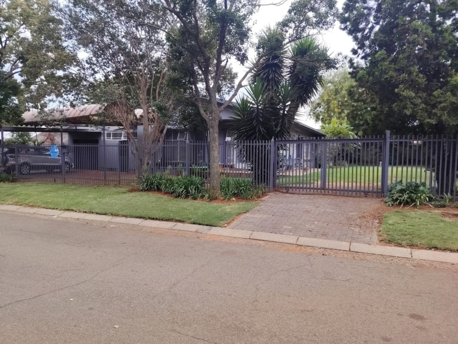 3 Bedroom Property for Sale in Vanderbijlpark SW 5 Gauteng