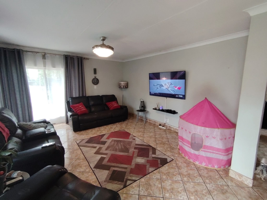 3 Bedroom Property for Sale in Vanderbijlpark SW 5 Gauteng