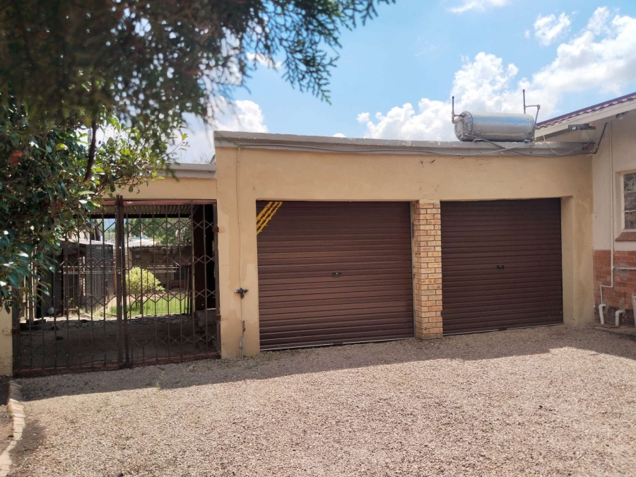 4 Bedroom Property for Sale in Pretoria Gardens Gauteng