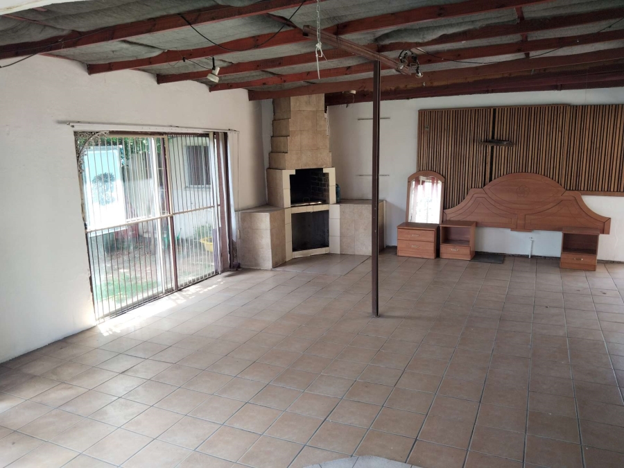 4 Bedroom Property for Sale in Pretoria Gardens Gauteng
