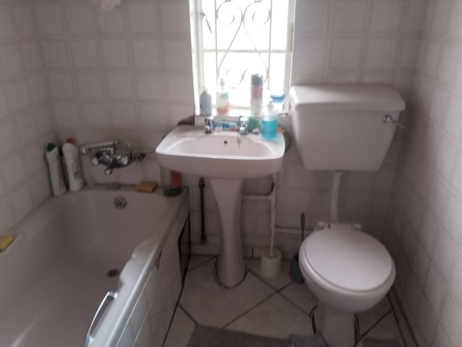 5 Bedroom Property for Sale in Claremont Gauteng