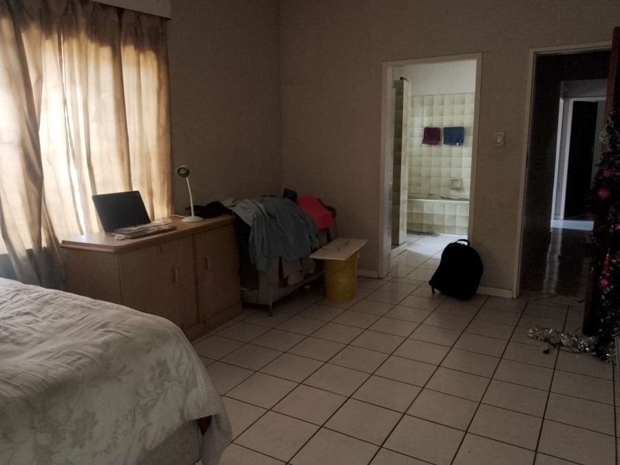 5 Bedroom Property for Sale in Claremont Gauteng