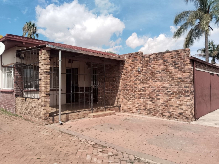 5 Bedroom Property for Sale in Claremont Gauteng